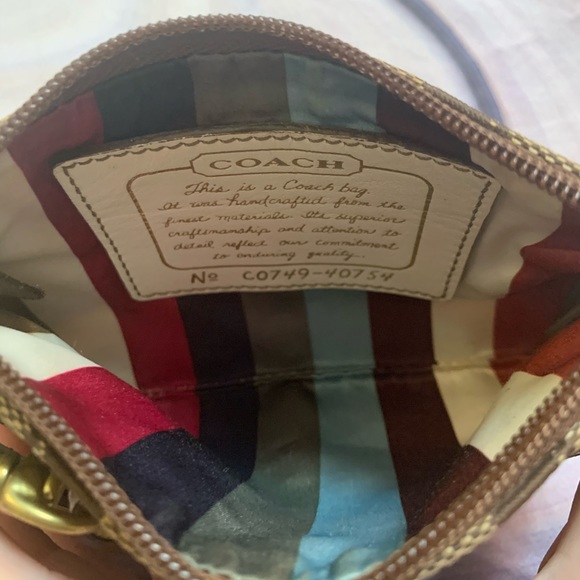 Coach wristlet - Picture 4 of 4